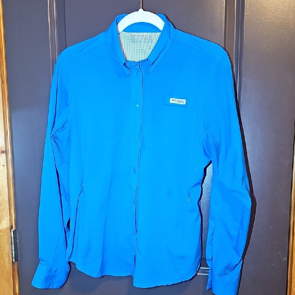 Columbia Vibrant Blue Button-Up Shirt